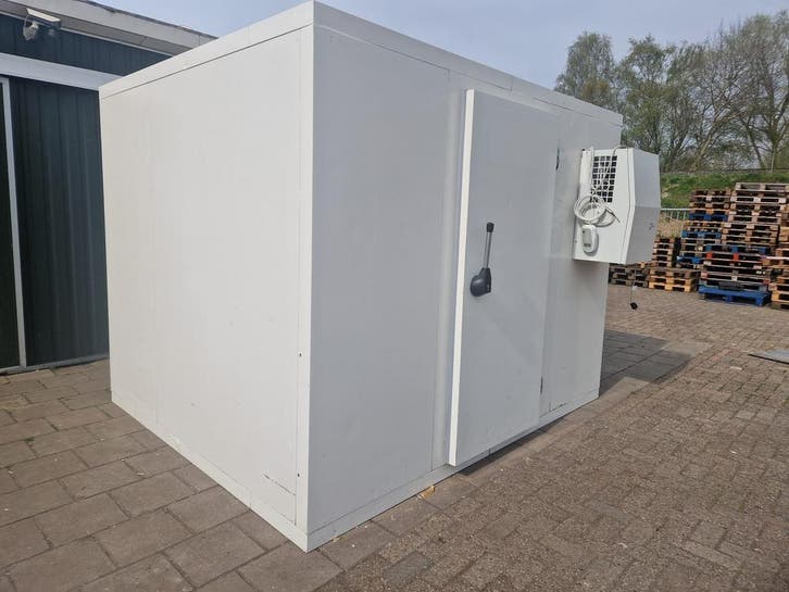 Koelcel 278 x 226 x 211 cm stekker klaar, Zakelijke goederen, Horeca | Keukenapparatuur, Gebruikt, Koelen en Vriezen