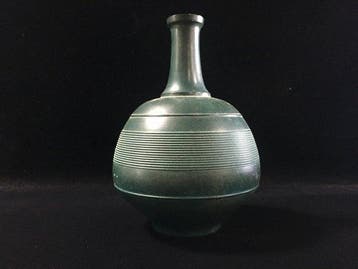 Japanese Bronze Flower Vase - Shugoro Hasuda () -