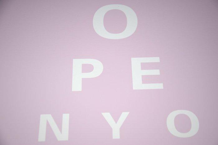 Alex Bucklee (XX-XXI) - Eye Test, Antiquités & Art, Art | Objets design