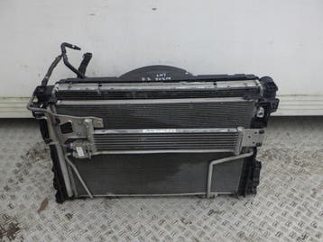 Mercedes C-Klasse W204 W212 complete radiateur 2049066802, Auto-onderdelen, Verzenden, Gebruikt