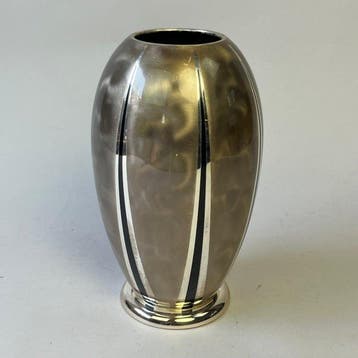 Vaas - ZELDZAAM - WMF Ikora verzilverde art-deco vaas met