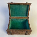 Kist - Antique - Large Blackforest Handcarved Jewelrychest,