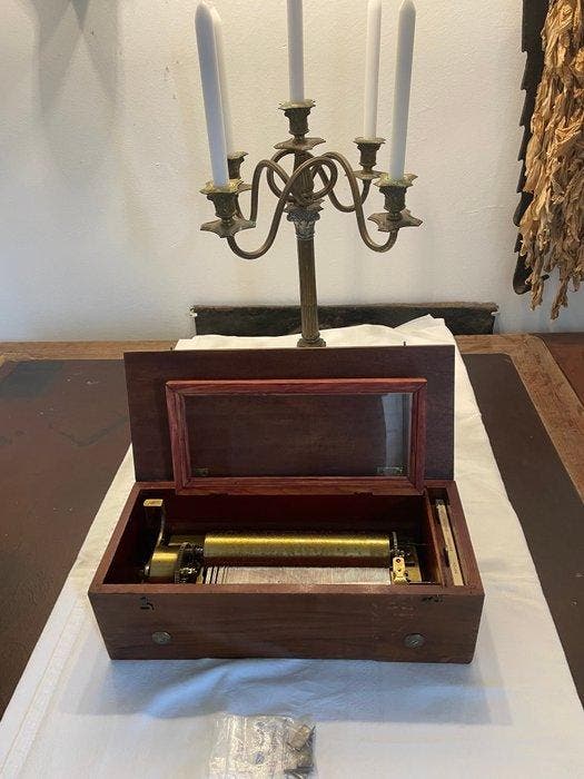 Boîte à musique à cylindre - Suisse - 1850-1900 - 6 Airs, Antiquités & Art, Antiquités | Horloges