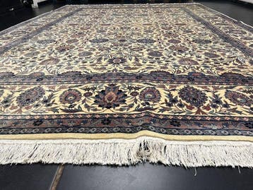 Isphahan korkwol met zijde - Vloerkleed - 410 cm - 295 cm, Nieuw