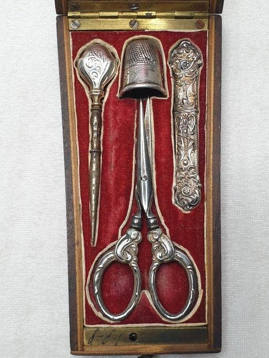 Naaiset - Naai-set, Antiek en Kunst, Antiek | Zilver en Goud