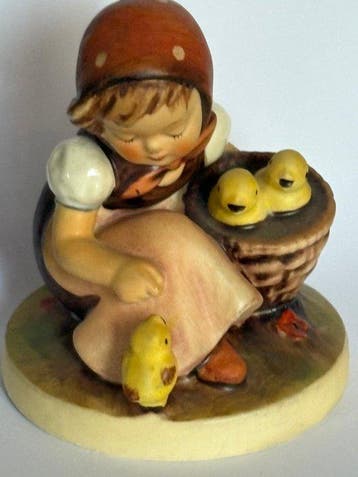 Goebel - M.I. Hummel - Statuette, Chick Girl - TMK5 - 10 cm