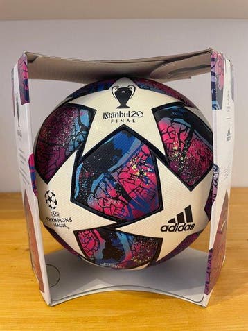 Voetbal Champions league - UEFA Champions League - istanbul, Nieuw