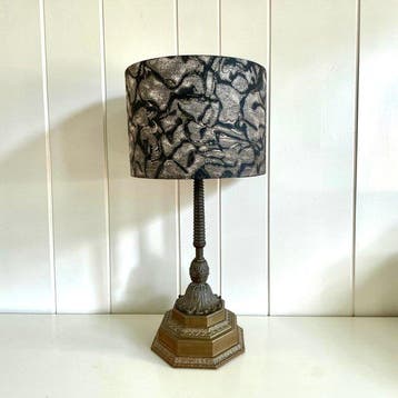 Tafellamp - Antieke tafellampvoet in neoclassicistische, Antiek en Kunst