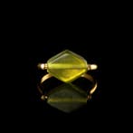 Laat-Romeins / Vroeg-Byzantijns Ring met Romeinse glazen