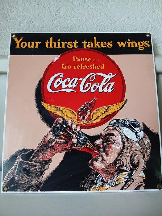 Coca-Cola - Emaille bord Coca-Cola Your thirst takes wings, Antiquités & Art, Antiquités | Assiettes décoratives & Carrelages