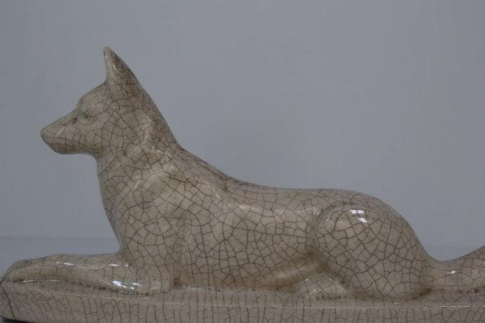 Fontinelle - Beeld, Liggende herdershond - 18.5 cm -, Antiquités & Art, Antiquités | Verre & Cristal