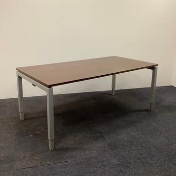 verstelbaar bureau 180x90 cm, Donker bruin blad - grijs, In hoogte verstelbaar, Gebruikt