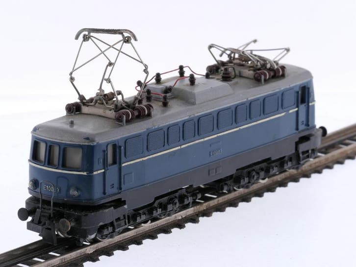 Schaal H0 Trix Express 761 elektrische locomotief E 10 va..., Hobby en Vrije tijd, Modeltreinen | H0, Wisselstroom, Locomotief