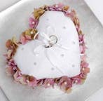 Kussen Wit Trouwringkussen 20 cm Hart Diamantjes