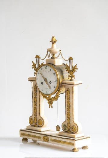 Pendule portique Louis XVI - Bronze doré - 1790