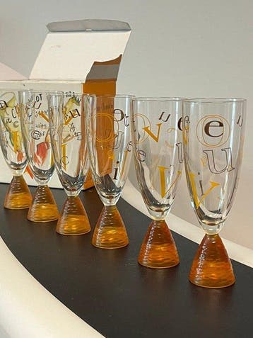 Champagneglas (6) - Glas - Veuve Clicquot Alphabet, Antiek en Kunst