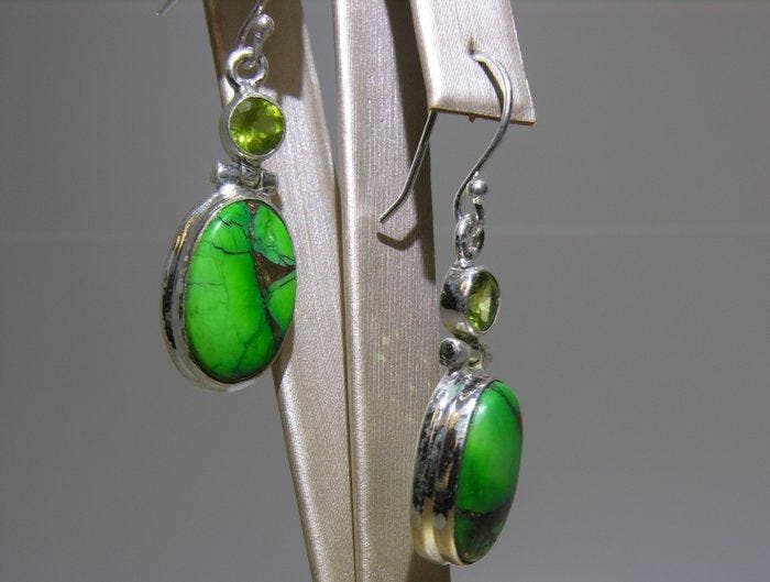 Turquoise Oorbellen - Hoogte: 43 mm - Breedte: 12 mm- 7.69 g, Collections, Minéraux & Fossiles