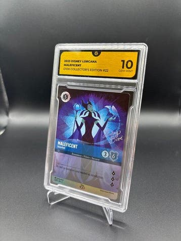 Disney - 1 Graded card - Disney Lorcana - Maleficent 22 Full, Verzamelen, Overige Verzamelen, Nieuw