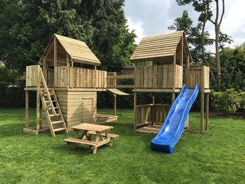 Groot speeltoestel met hangbrug, huisje, glijbaan, schommel, Kinderen en Baby's, Speelgoed | Buiten | Speeltoestellen, Nieuw, Schommel