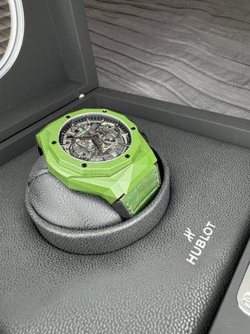 Hublot - CHRONOGRAPH ORLINSKI GREEN CERAMIC 45MM LIMITED -, Nieuw