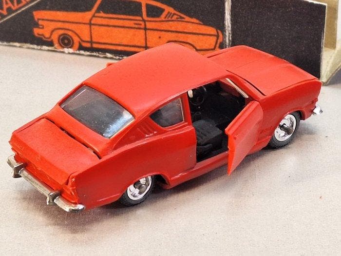 Opel Kadett Coupe A-13 Remake Made in USSR Plastic, Hobby en Vrije tijd, Modelauto's | 1:5 tot 1:12