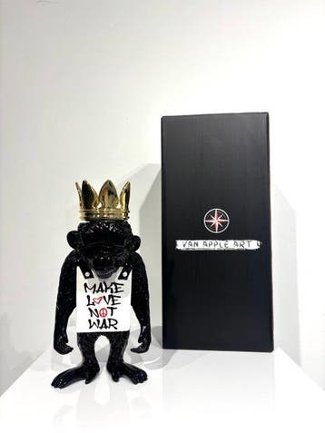 Van Apple - Street Monkey - Make Love Not War
