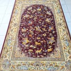 Tapis en soie luxueux dIsfahan (scène de chasse) - tapis de