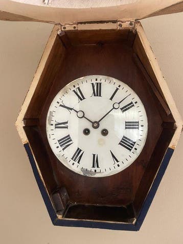 Horloge murale ancienne française Œil de bœuf (Ossenoog), Antiek en Kunst