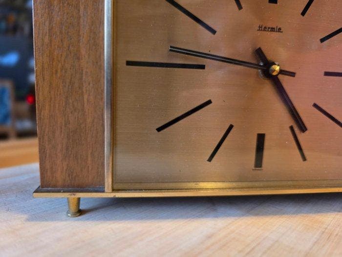 Pendule - Hermle - Mid-century modern - Gegoten messing,, Antiquités & Art, Antiquités | Meubles | Chaises & Canapés