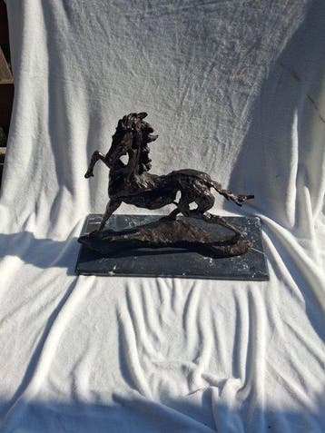 Salvador Dali (1904-1989) - sculptuur, Horse in dali style -