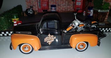 Maisto - Diorama Diorama pickup y motocicleta, Nieuw