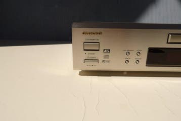 Onkyo DV-S555 Audiophiles CD and DVD player, Made in Japan
