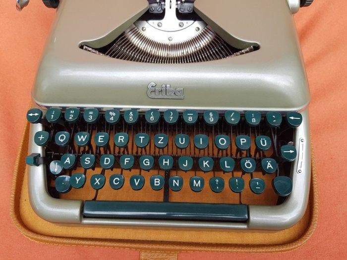 Erika 10 - Typemachine - 1960-1970, Antiek en Kunst, Kunst | Designobjecten