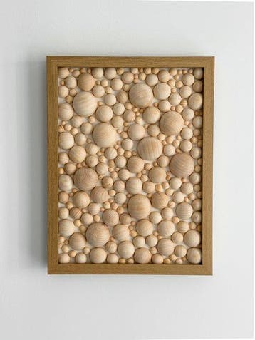 Pilari Helsinki - Reliëf, Field of Wooden Spheres - 40 cm -