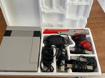 Nintendo - Nes - Videogameconsole + games