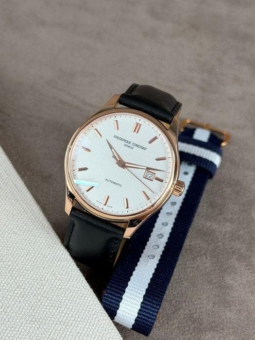 Frédérique Constant - Classics Automatic Date *extra strap*, Handtassen en Accessoires, Horloges | Heren