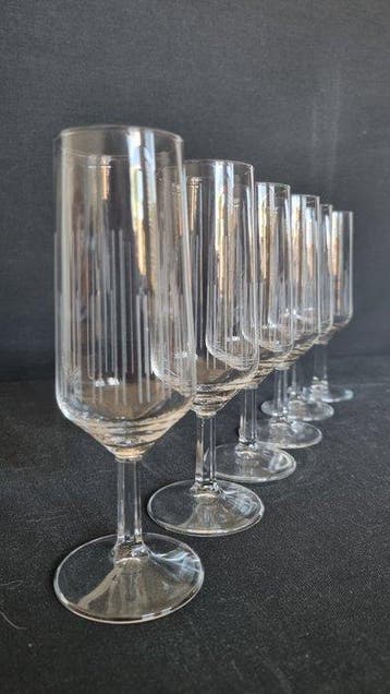 Floris Meydam - Champagne fluitje (6) - Kristal - Model, Antiek en Kunst