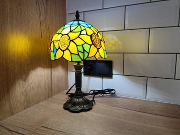 Lampe de table - Laiton, Métal - Fleur au style Tiffany