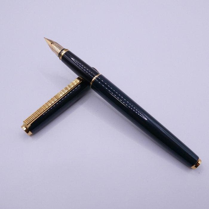 Pilot - Pilot Fountain Pen Deep Green 18K-750 Gold Nib -, Verzamelen, Pennenverzamelingen