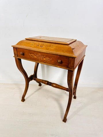 Tafel - Werktafel met ingebouwd geheim vak en verborgen
