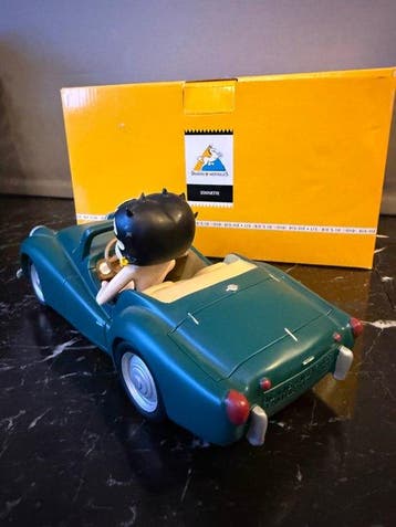 Figuur - Betty Boop in cabriolet - Hars
