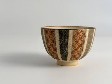 Michitaka Fukuno - Beker - Bloemenpatroon en warme kleur