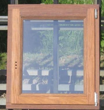 afrormosia houten raam , chassis , venster 68 x 78, Minder dan 75 cm, Raamkozijn, Nieuw, Ophalen of Verzenden
