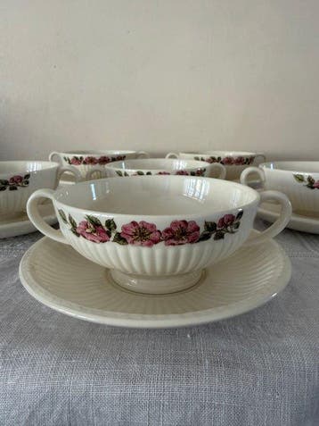 Wedgwood - Service de table (6) - Briar Rose - Porcelaine -