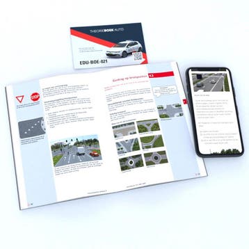 Auto theorieboek rijbewijs B 2022 met bewegende animaties -, Boeken, Verzenden, Zo goed als nieuw, Juul Klarenbeek