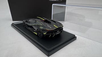 Look Smart 1:43 - Modelauto - Lamborghini Revuelto Grigio