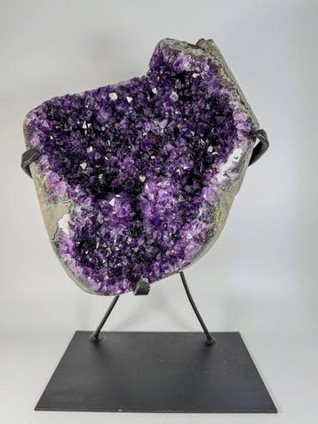 Quality amethyst rock Crystal geode on stand Kristal -