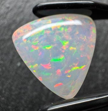Opaal Cabochon- 1.43 g