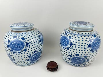 Gemberpot (2) - Potten met pioenmotief - Aardewerk - Een set, Antiek en Kunst