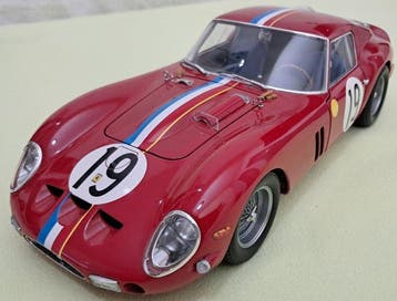 Kyosho 1:18 - Model sportwagen - FERRARI 250 GTO 1962 n. 19